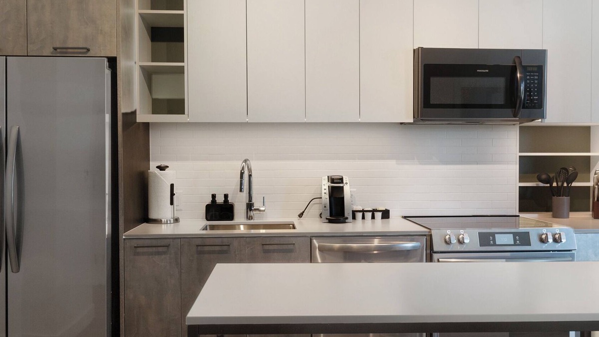 Southwest Apartment | PoplarHouse 1BD 11 - One Bedroom Apartment, Sleeps 2