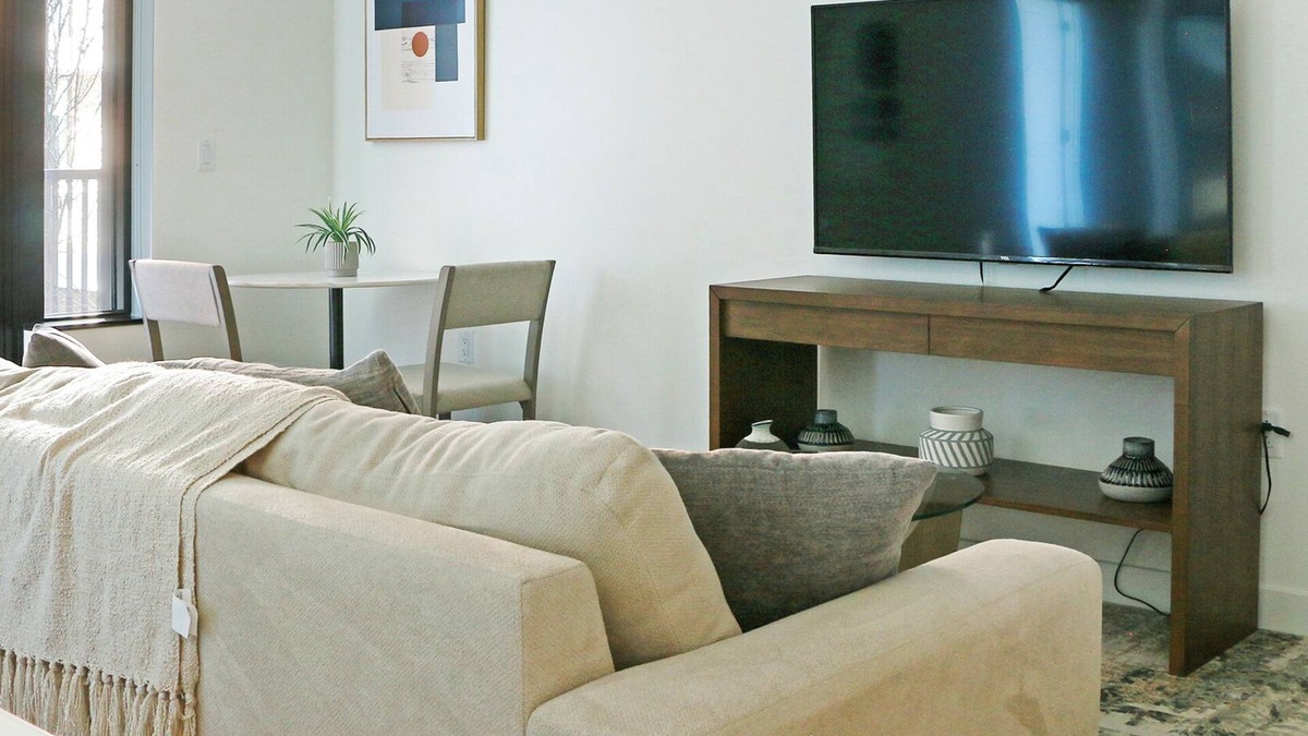 Southwest Apartment | PoplarHouse 1BD+Den 5