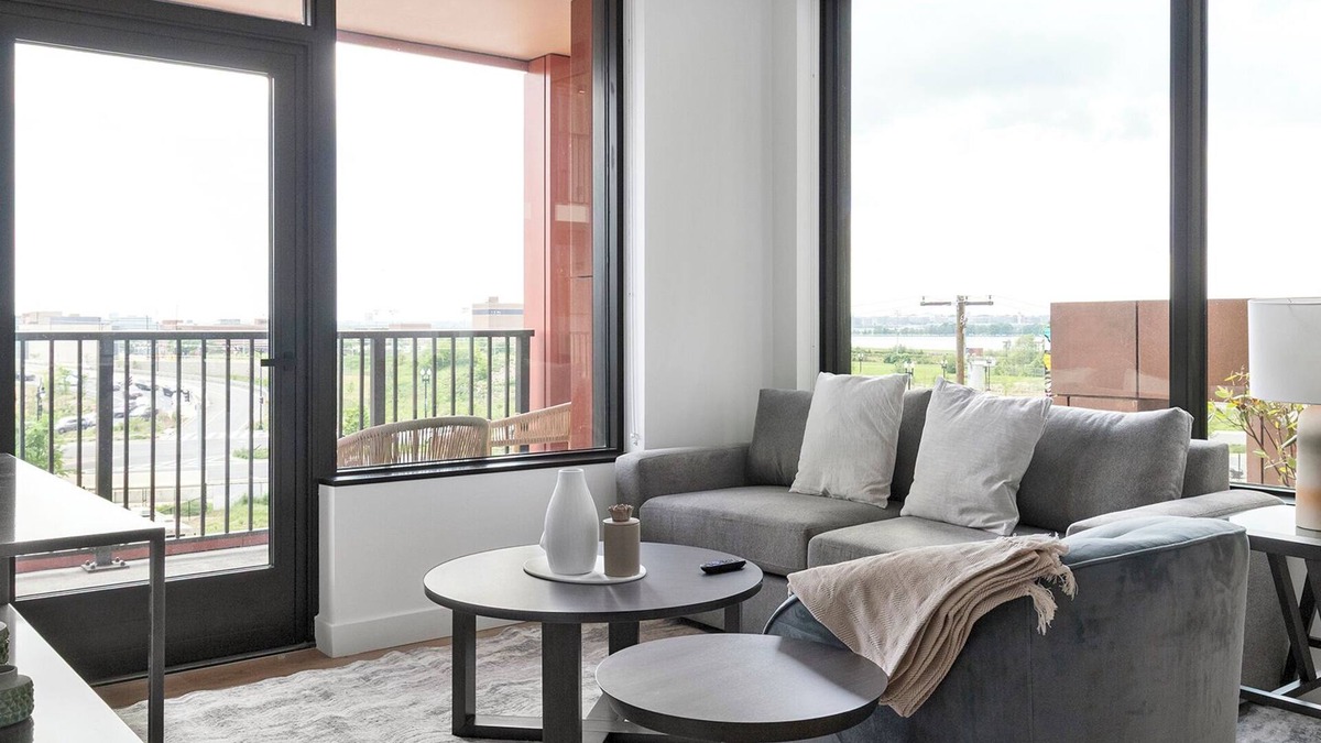 Southwest Apartment | PoplarHouse 2BD 4 - Two Bedroom Apartment, Sleeps 4