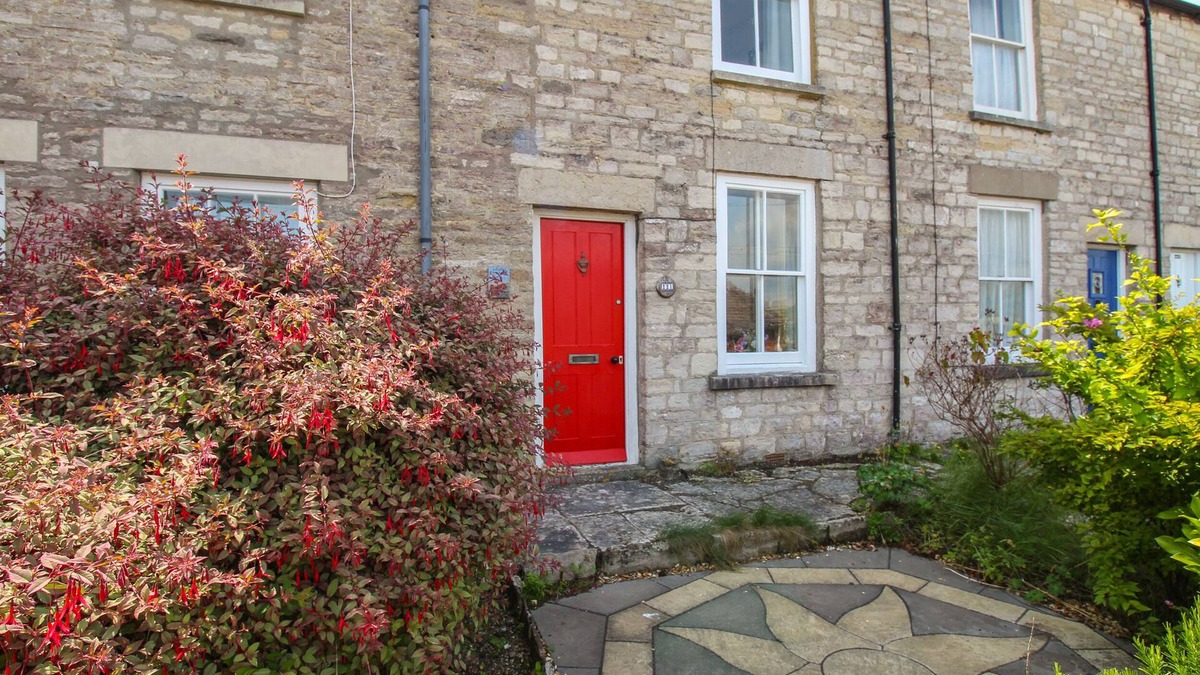 Swanage Cottage | POPPY COTTAGE, pet friendly, character holiday cottage in Swanage