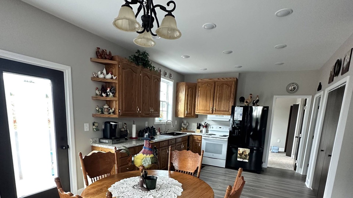 Huntland Apartment | “Pop’s Place” in Historic Huntland, TN- Quaint little town for a cozy stay!