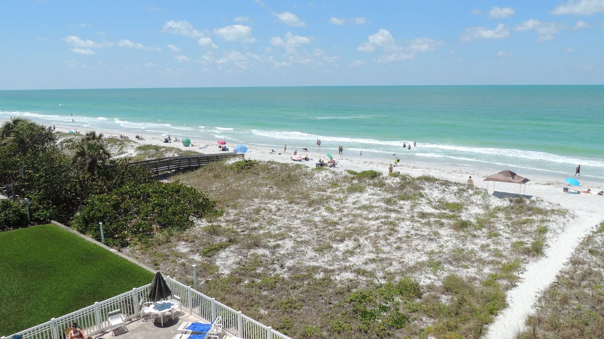 Independence Square Condo | Popular Beachfront Condo w/Pool & Beach Gear Provided, Oceanside Unit 406