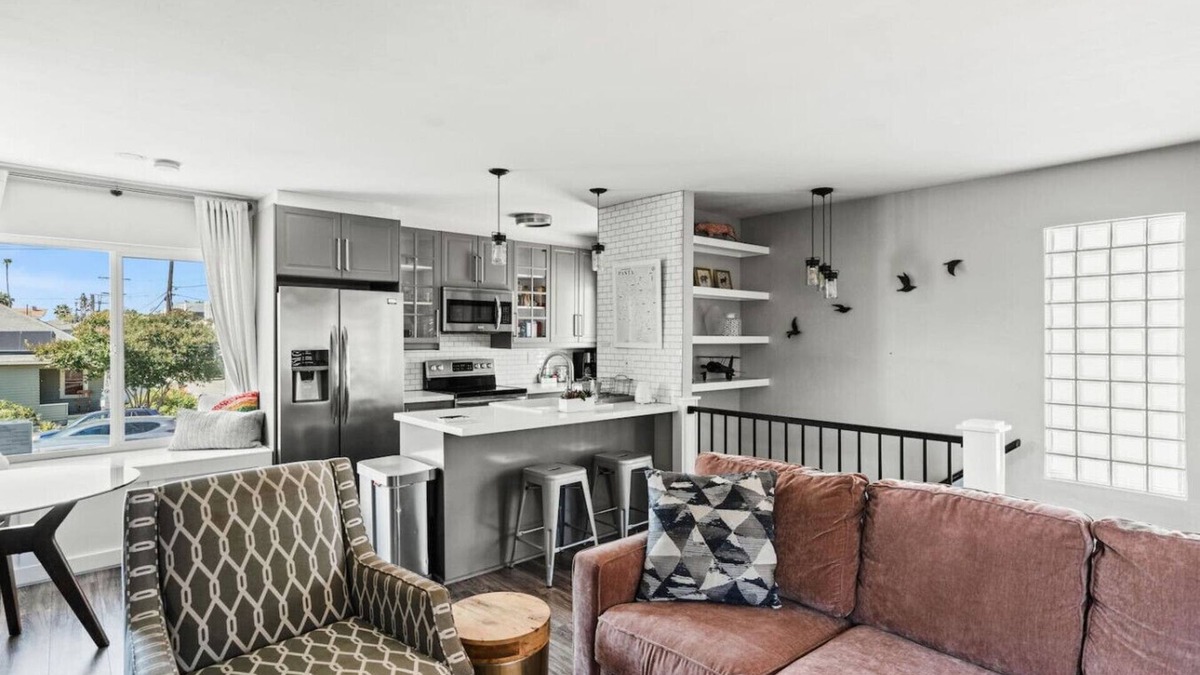 University Heights House | PORCHLIGHT HOME Central San Diego FREE parking