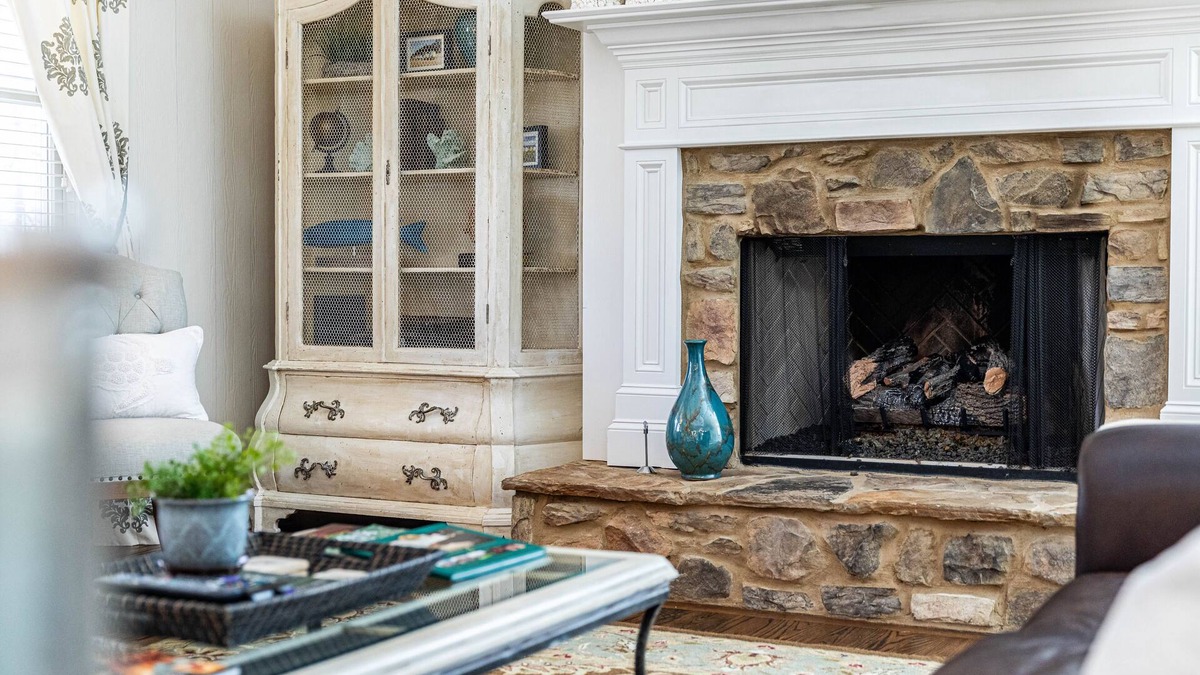 Reynolds Landing House | Porchview 4 bedroom 3 1/2 bath