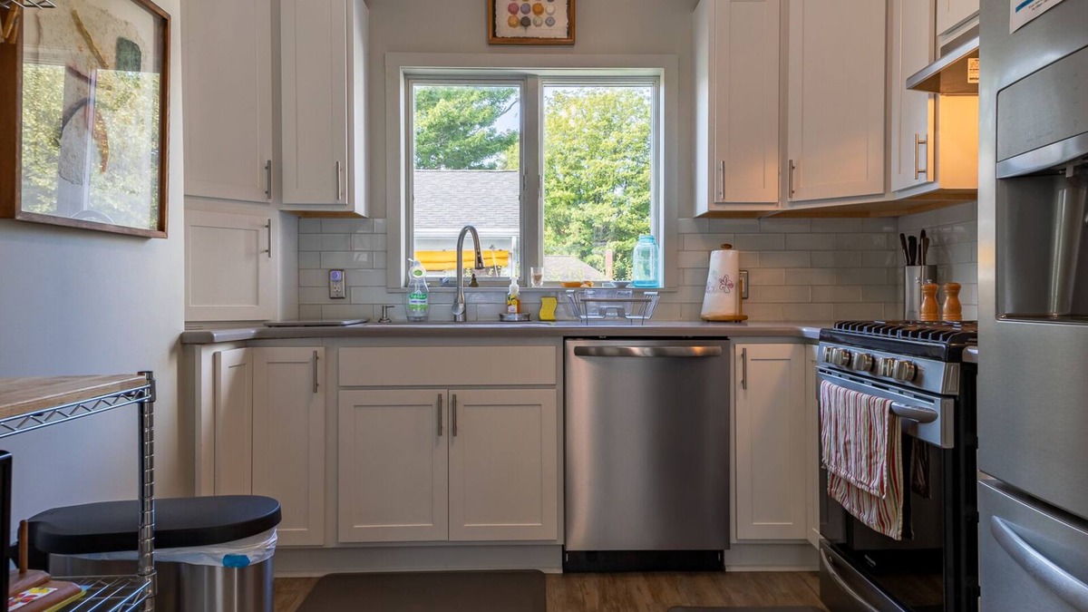 Pentwater House | Porchview historic downtown cottage
