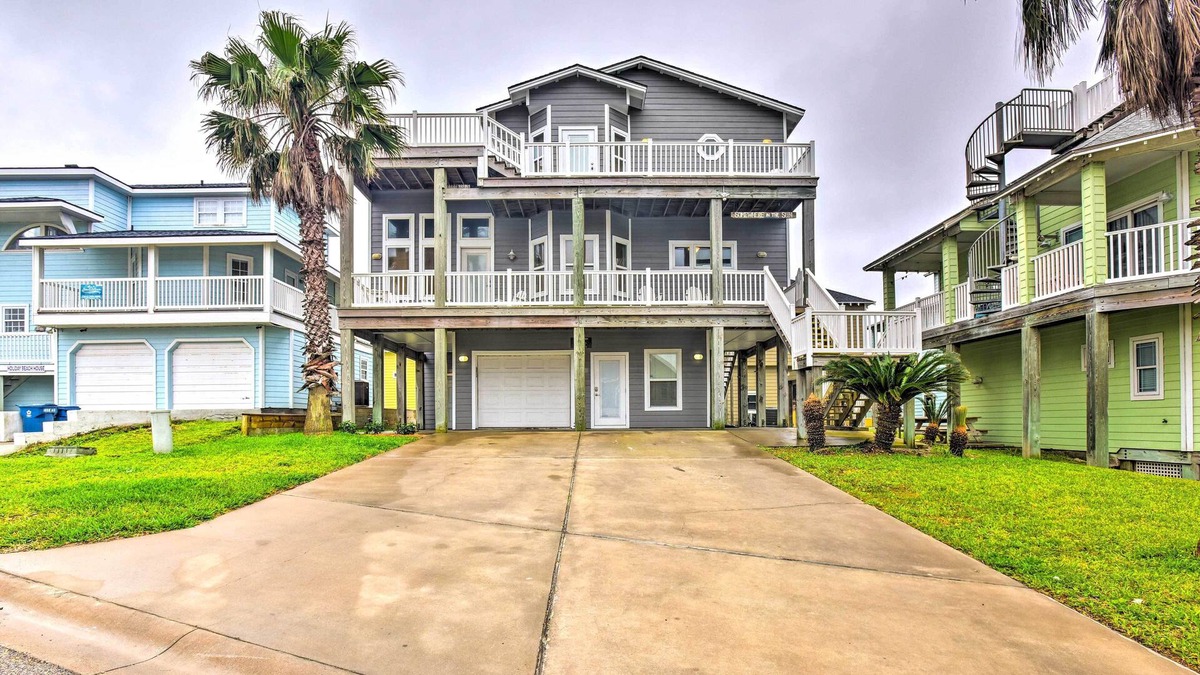 Sand Point House | Port Aransas Home w/Pool - Walk to Sandpoint Beach