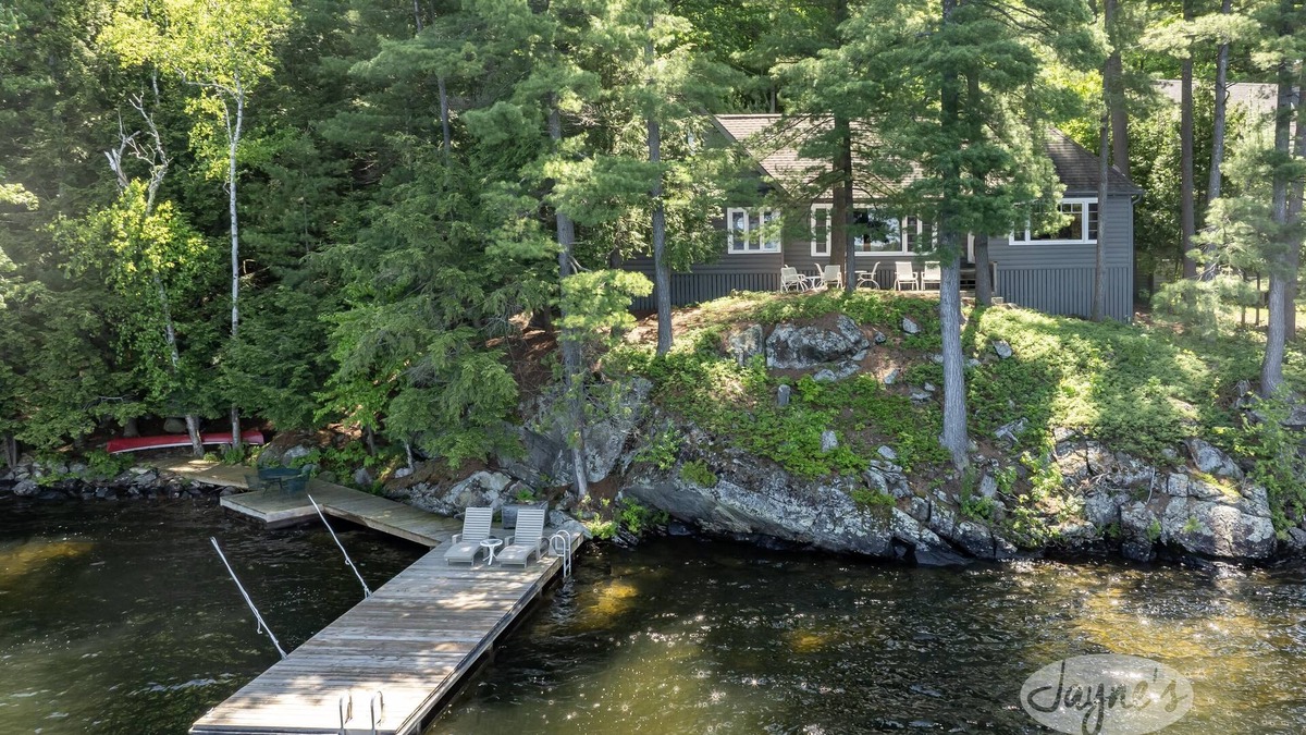 Port Carling Cottage | Port Carling! On Rosseau 4 bdrm, 2 bath! Sunsets! New Dock!