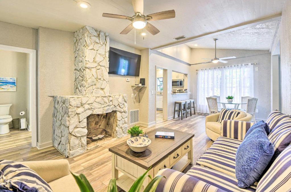Charlotte Harbor House | Port Charlotte Cottage about 3 Mi to Beach Park!