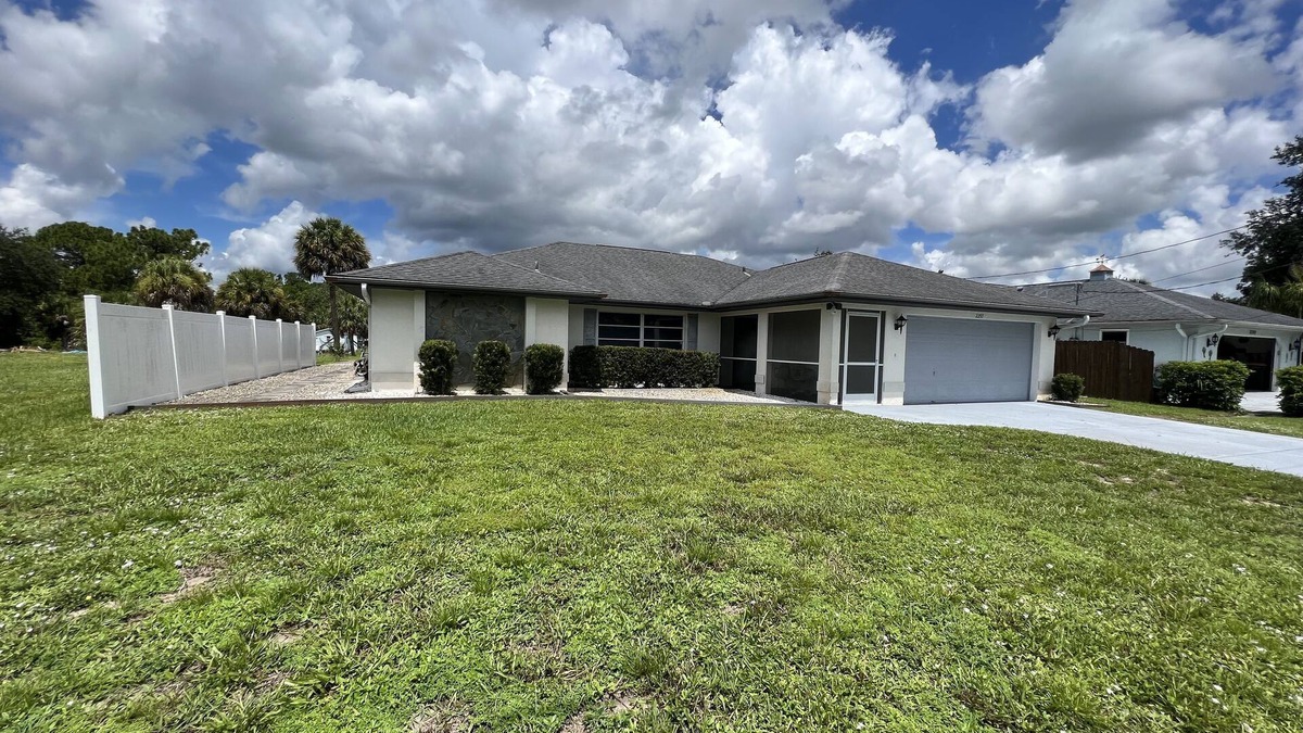 Port Charlotte House | Port Charlotte House with Electric Heated Pool - up to 86 Degrees!