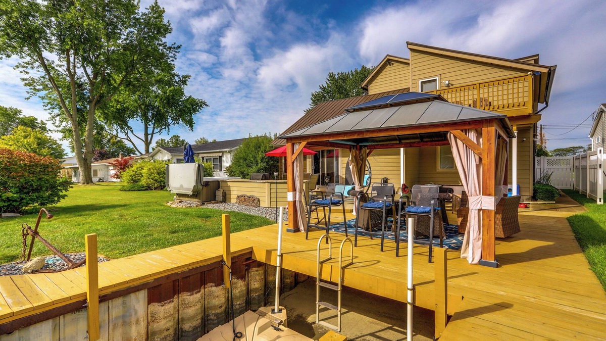 Port Clinton House | Port Clinton Home w/Private Dock + Gazebo!