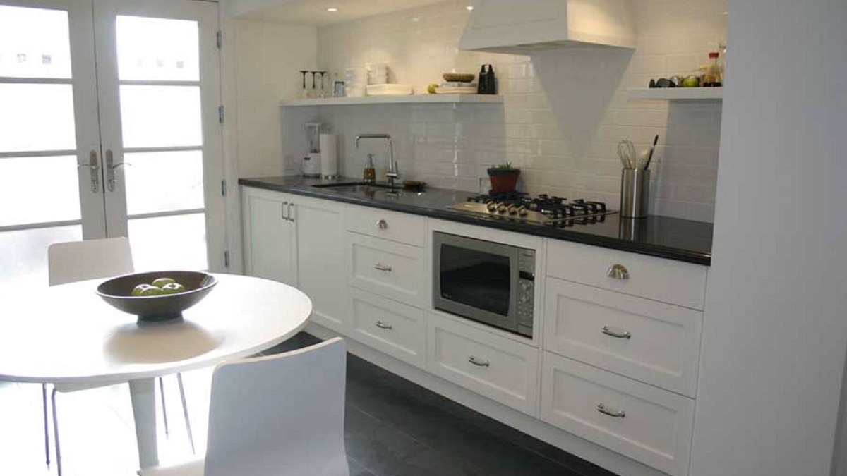 Mineola Apartment | Port Credit - Mineola Cottage