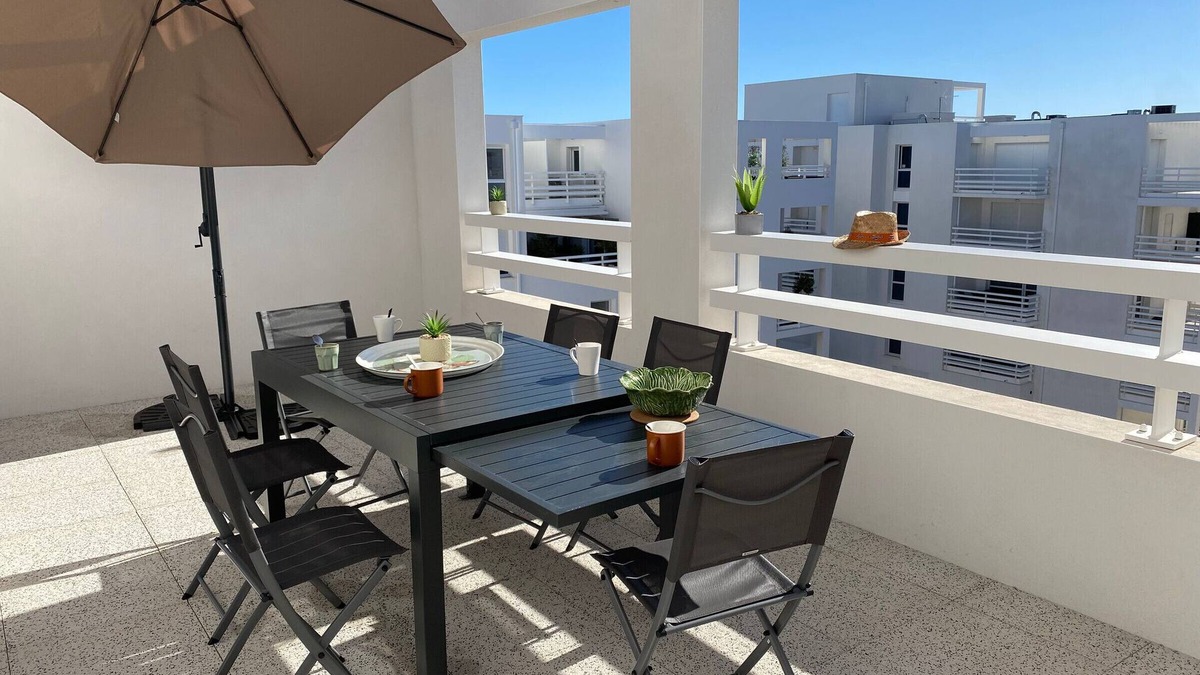 Leucate Apartment | Port Leucate: T4 Duplex Climatisé, 8 Pers, 400m Plage, Terrasses Est, Parking Sécurisé