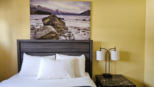 Regional District of Nanaimo Hotel | Port-O-Call Inn