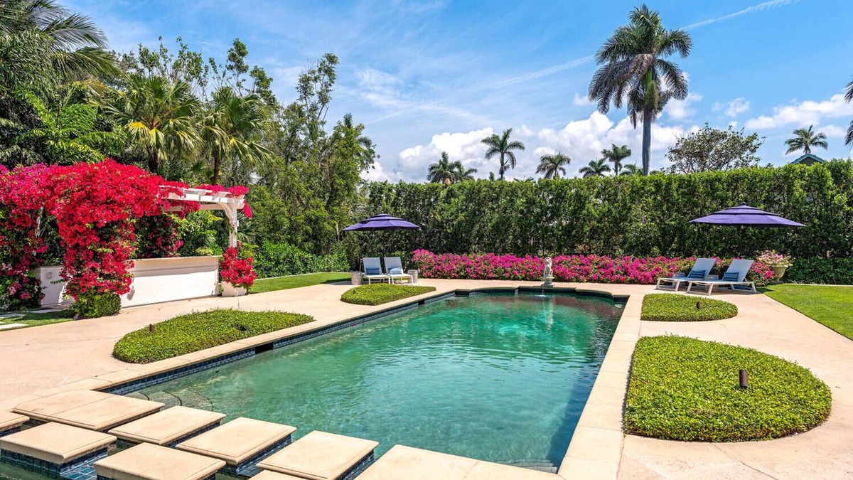 West Naples House | Port Royal elegance for the traveler who desires the luxury and location.
