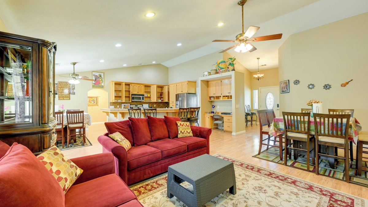 Porterville House | Porterville Getaway w/Patio + Valley Views!