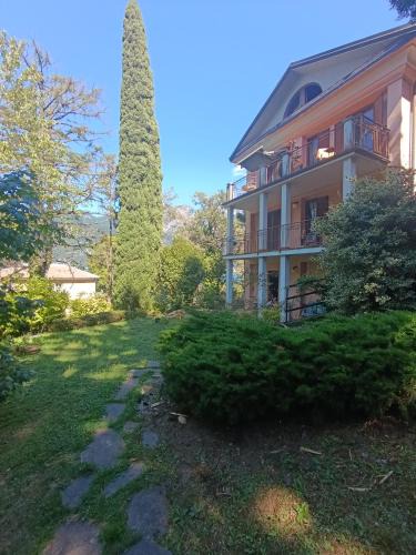 Limonta Apartment | Portico sul lago
