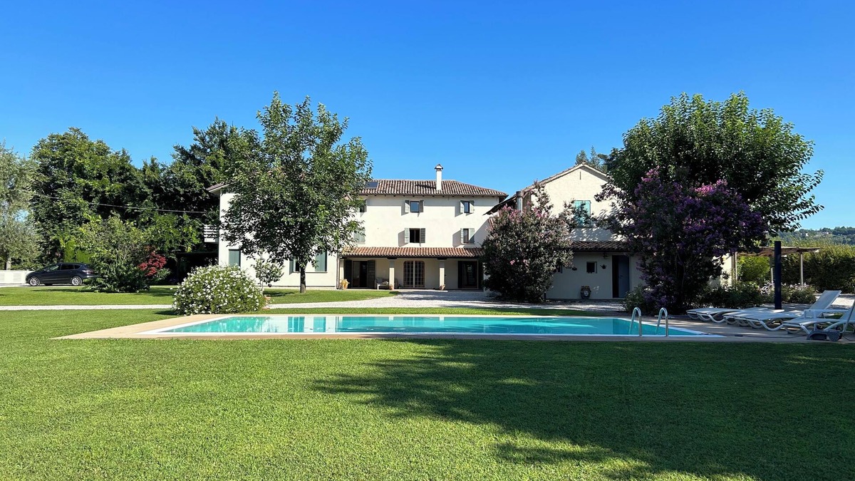 Montebelluna House | Portion of a country house