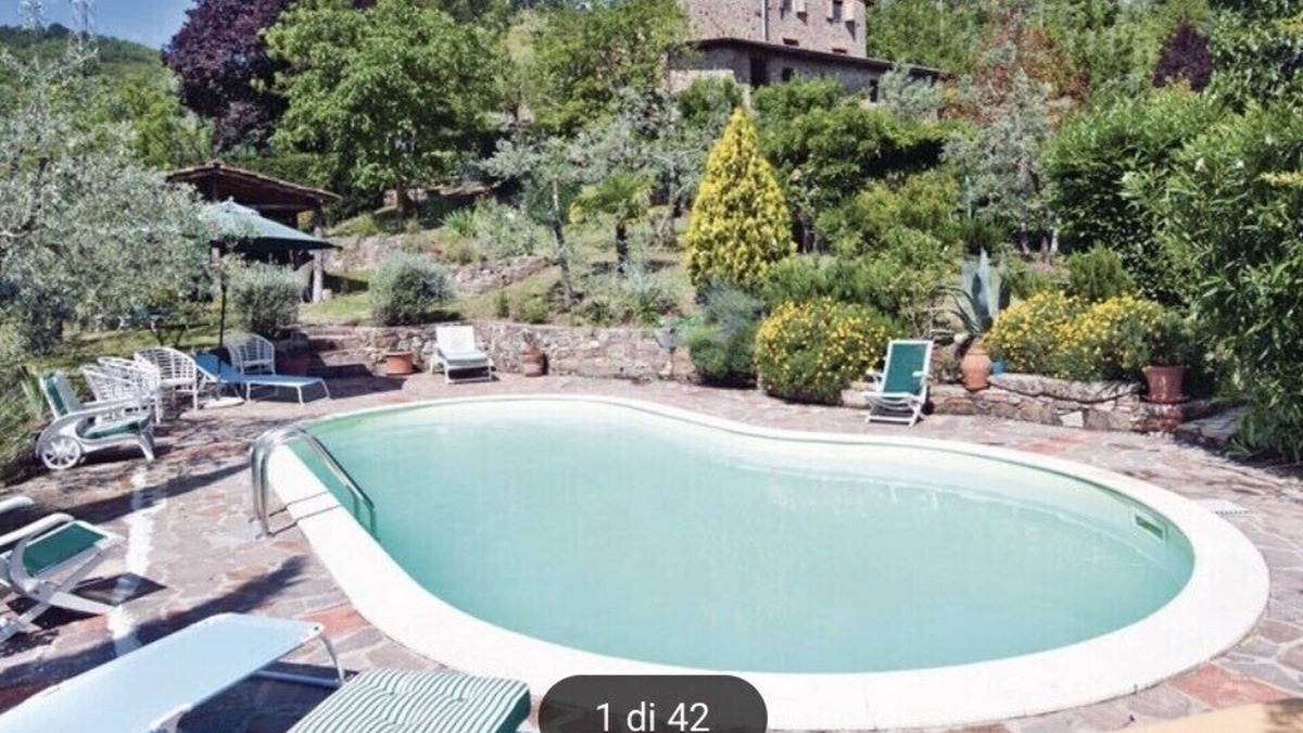 Poggio Alla Croce House | Portion of farmhouse in the chianti with panoramic swimming pool