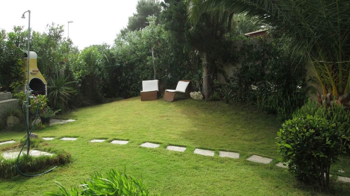 Torre dei Corsari Apartment | Portion of villa with garden 400 from the sea