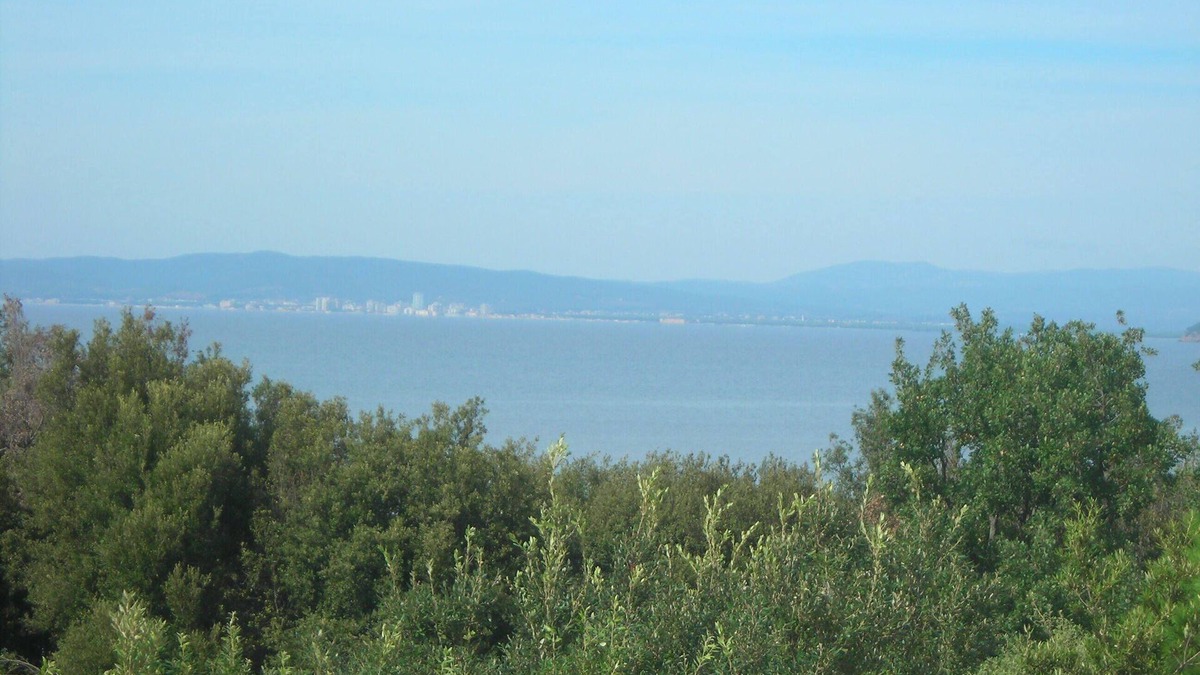 Punta Ala Apartment | PORTION OF VILLA WITH GARDEN, 50 METERS FROM THE SEA