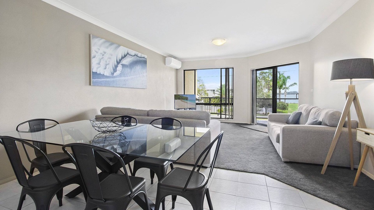 Long Beach Apartment | Portofino - Luxury in town