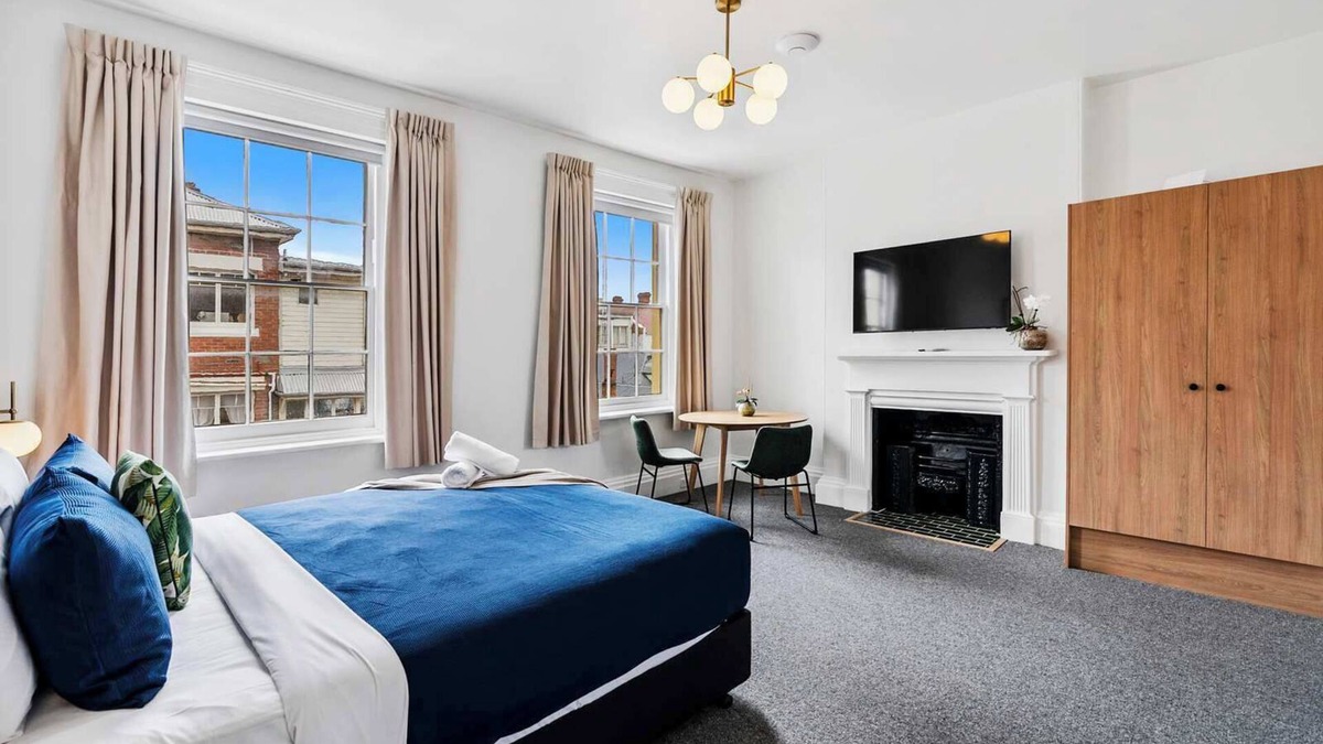 Battery Point Apartment | Portsea Place Hobart - designer studio + parking