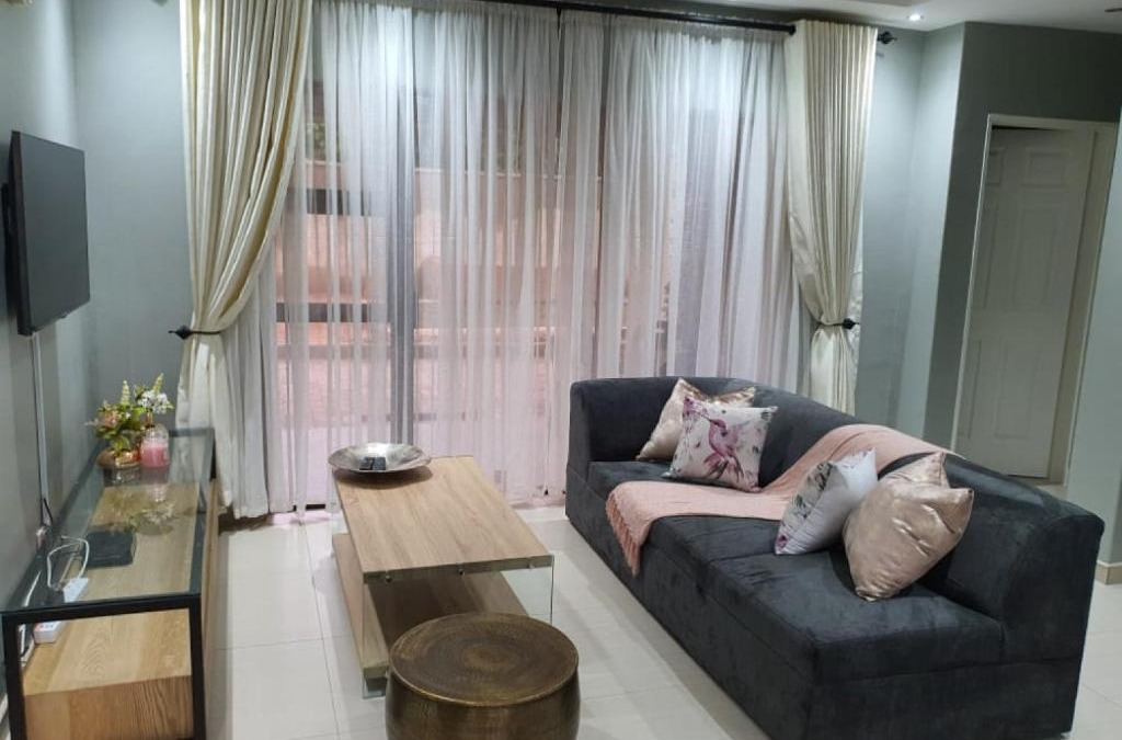 Bulawayo Apartment | Posh 3 bedroomed guesthouse in Hillside with pool - 2039