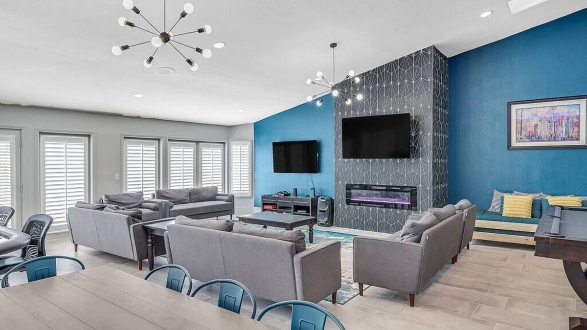 Spring Valley House | Posh Villa 8 Bdr X 5 Bth 16 Bds