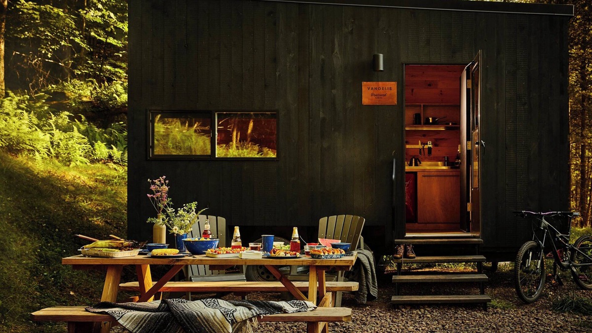 Glenwood Cabin | Postcard Cabins Mount Adams, Outdoor Collection by Marriott Bonvoy