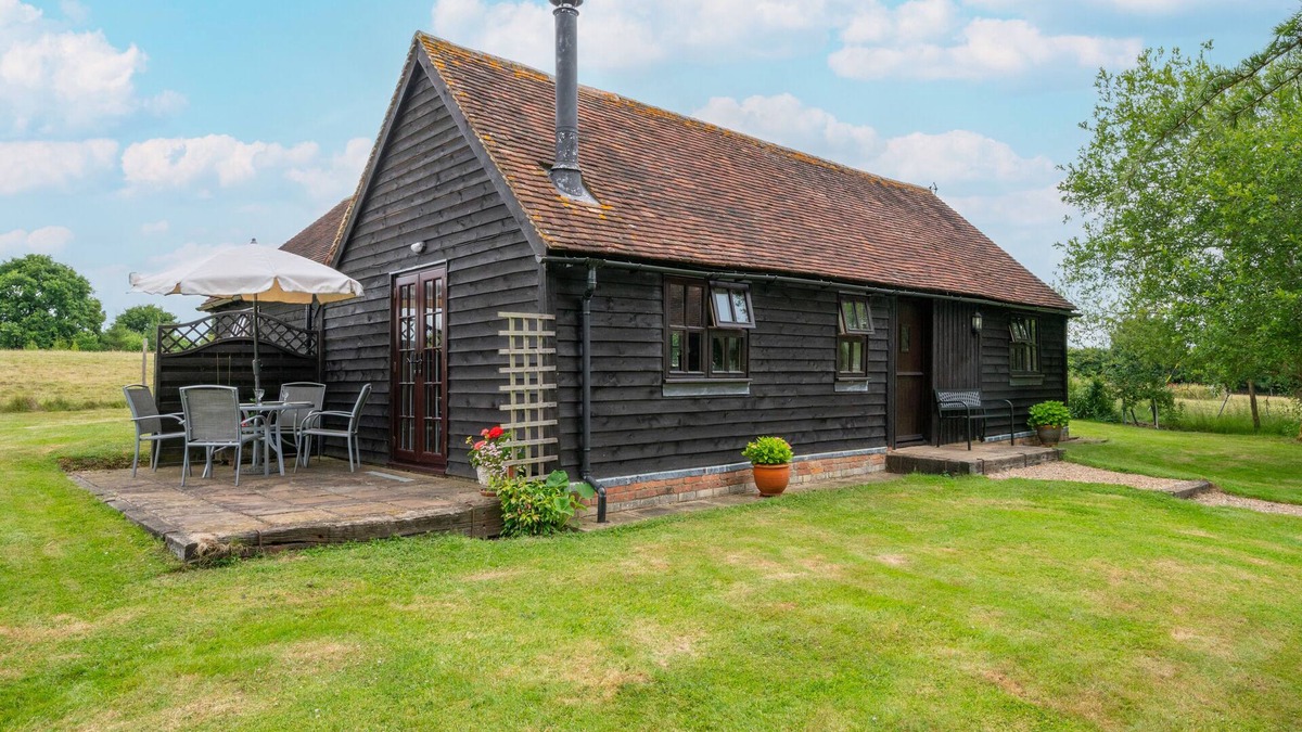 Abbess Roding House | Pound Hill Cottage - One Bedroom House, Sleeps 2