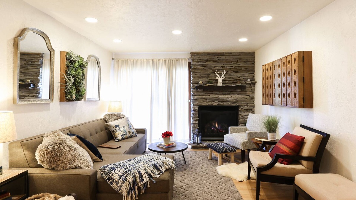 Avon Condo | POW HAUS: Modern Beaver Creek 2BR w/Ski Access