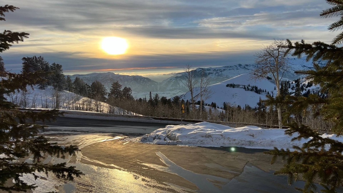 Powder Mountain Condo | Powder Mountain Ski-in Ski-out 3 Bed/3 Bath at Powder Ridge Village, Sleeps 8.
