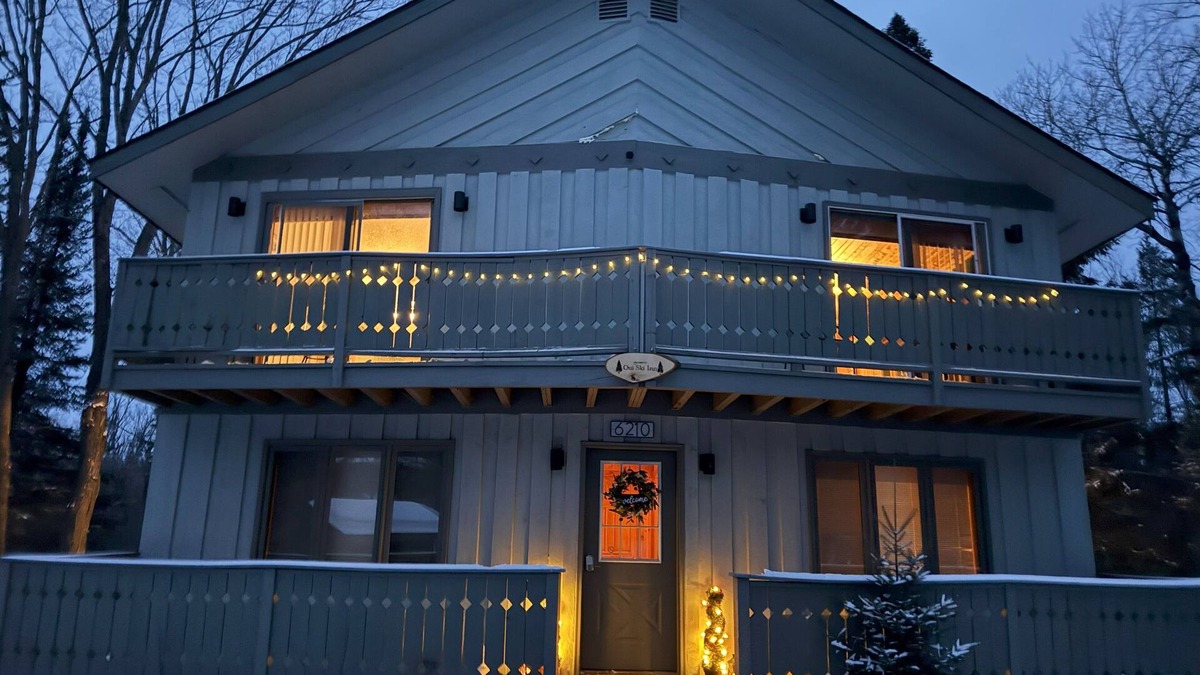 Bessemer Ski Chalet | Powdery Peak Ski Chalet- Where Mountain Memories Begin
