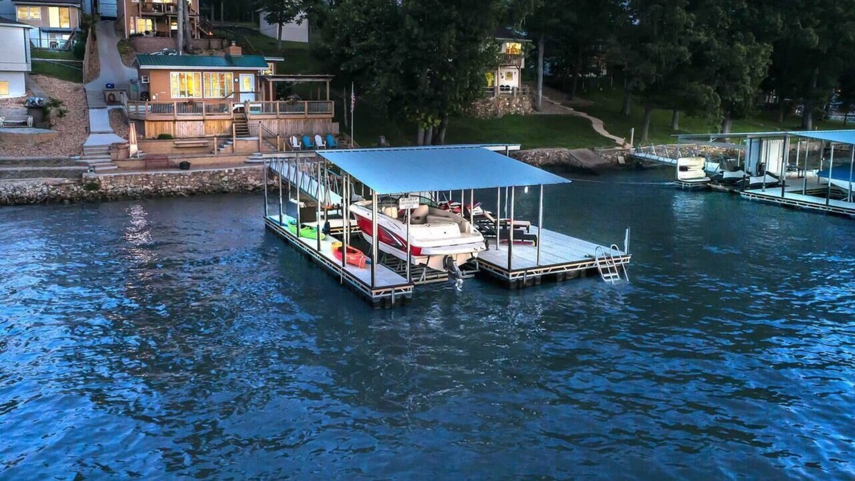 Sunrise Beach Cottage | Powell Lakehouse @8mm Great Views!