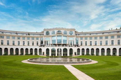 Enniskerry Hotel | Powerscourt Hotel, Autograph Collection