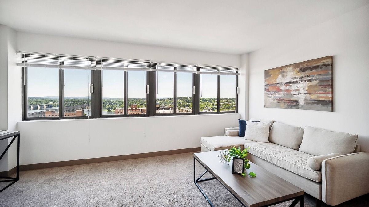 Downtown Harrisburg Apartment | PP 1802 Modern Corporate 2br, pool, Gym