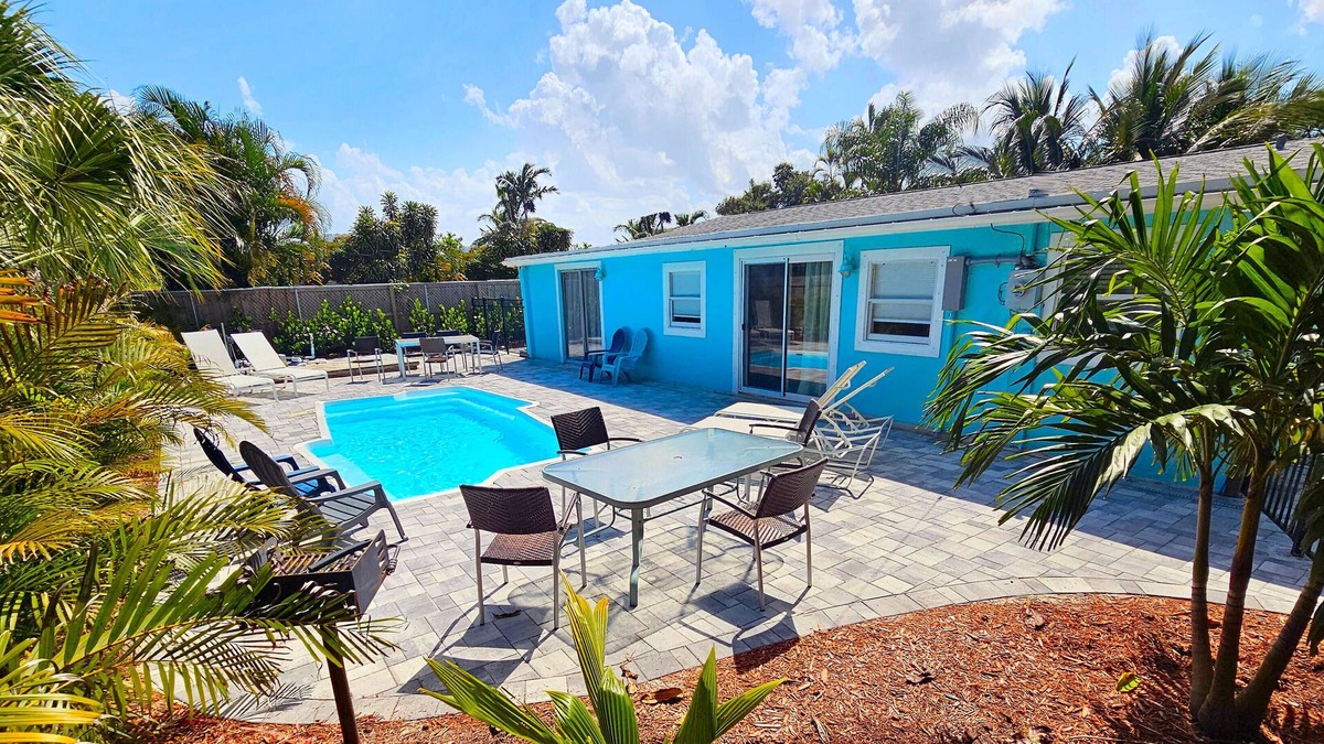 Palm Beach Gardens House | PR ivate Suite Heated Pool, Kayak, 5min to Juno Beach & Baseball Stadiums