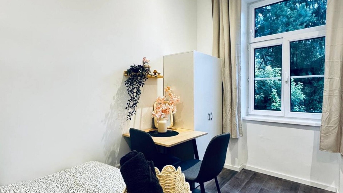 Klosterneuburg Apartment | Practical Studio Stay with Kitchen, Laundry & Great Location