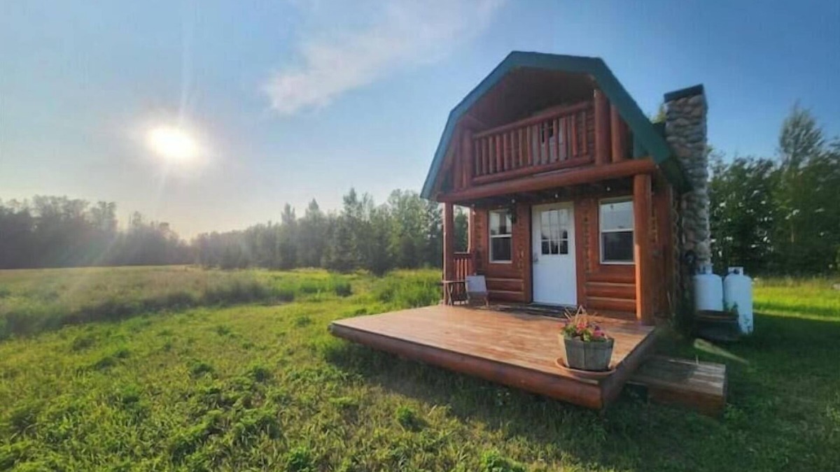 Division No. 11 Cabin | Prairie Skies Cabin
