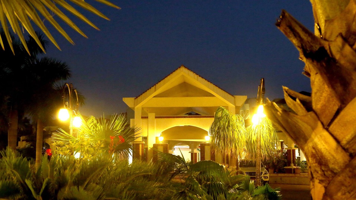 Vadodara Hotel | Prakruti Resort
