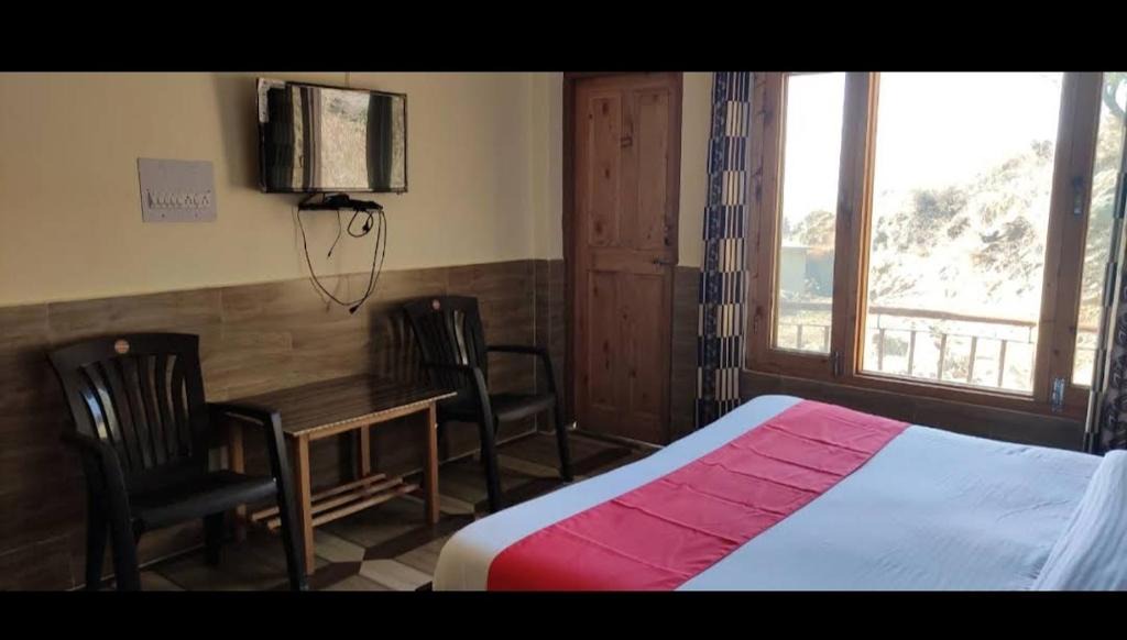 Mandi House | Prashar Lake Hill View Guest House