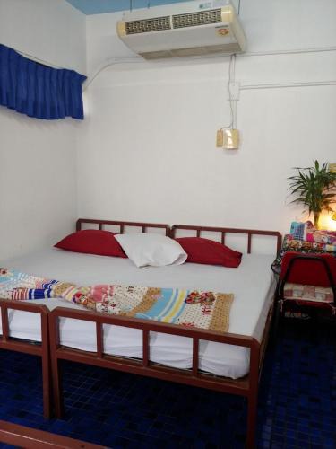 Wat Bowon Niwet Hotel | Prasuri Guest House