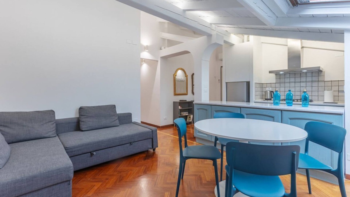 Saragozza-Porto Apartment | Pratello Elegant and Refined Attic Room