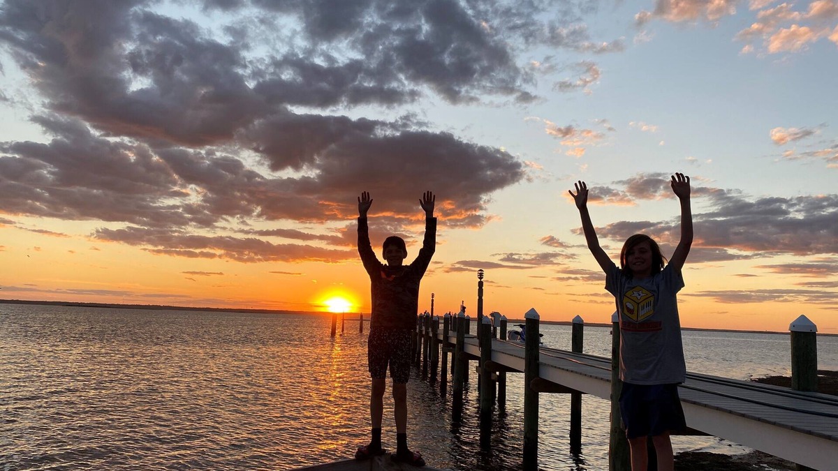 North Beach House | Pre-Season June is the best time with walk to beach and bay 1/2 block either way