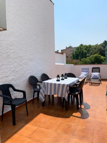 Figueres Apartment | Preciosa vivienda enorme y totalmente equipada en el centro de Figueres
