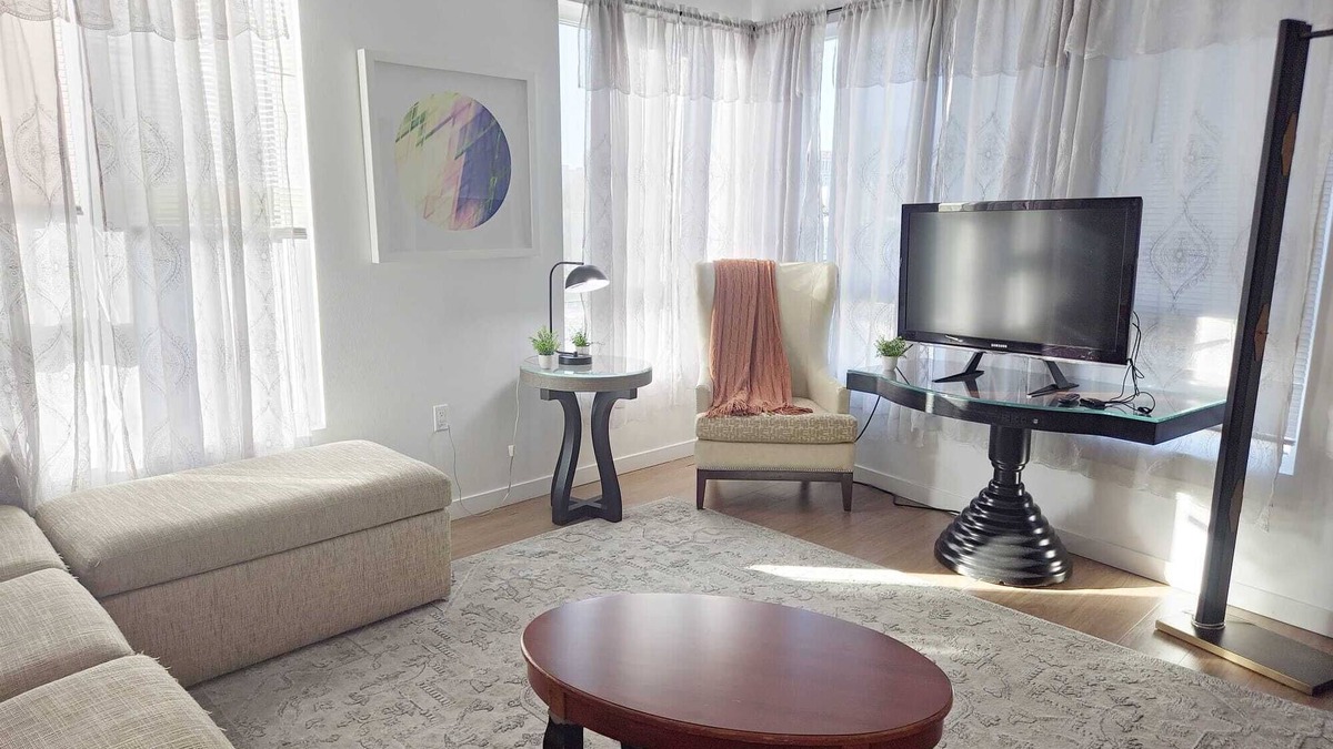 Little Tokyo Hotel | Premier 2-Bedroom Getaway in the Heart of Los Angeles