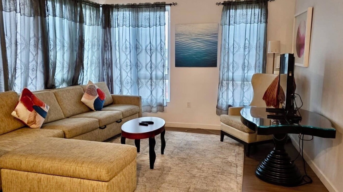 Little Tokyo House | Premier 2-bedroom in beautiful Los Angeles
