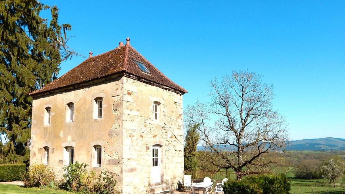La Grande-Verriere House | Premier gîte de Bouton by Interhome