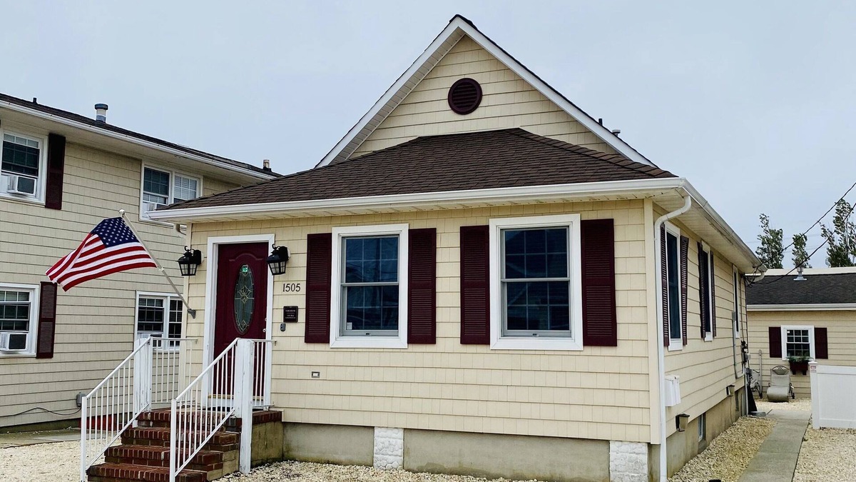 Ortley Beach House | PREMIER HOST-3BR SEASIDE PARK HOME, 2 BA One Short Block to Beach, Kit,Liv Room