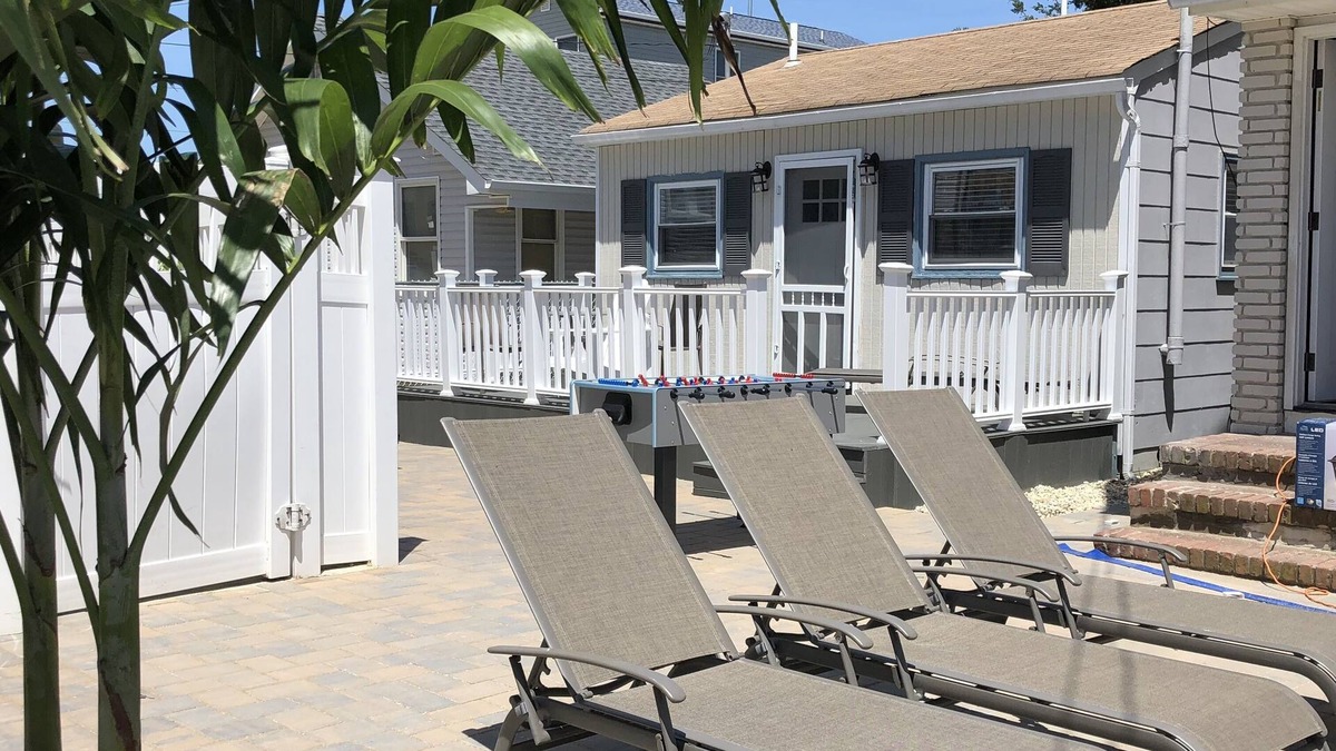 Seaside Heights Cottage | PREMIER HOST LISTING - 2 BR Private Cottage, On Site Pool, One Block to Beach !
